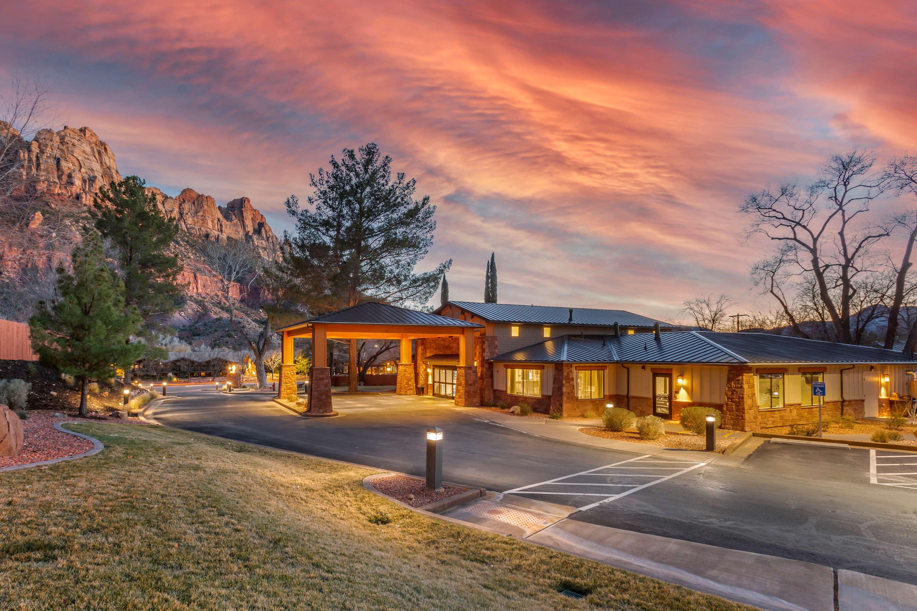 Best Western Plus Zion Canyon Inn & Suites Springdale Exterior photo