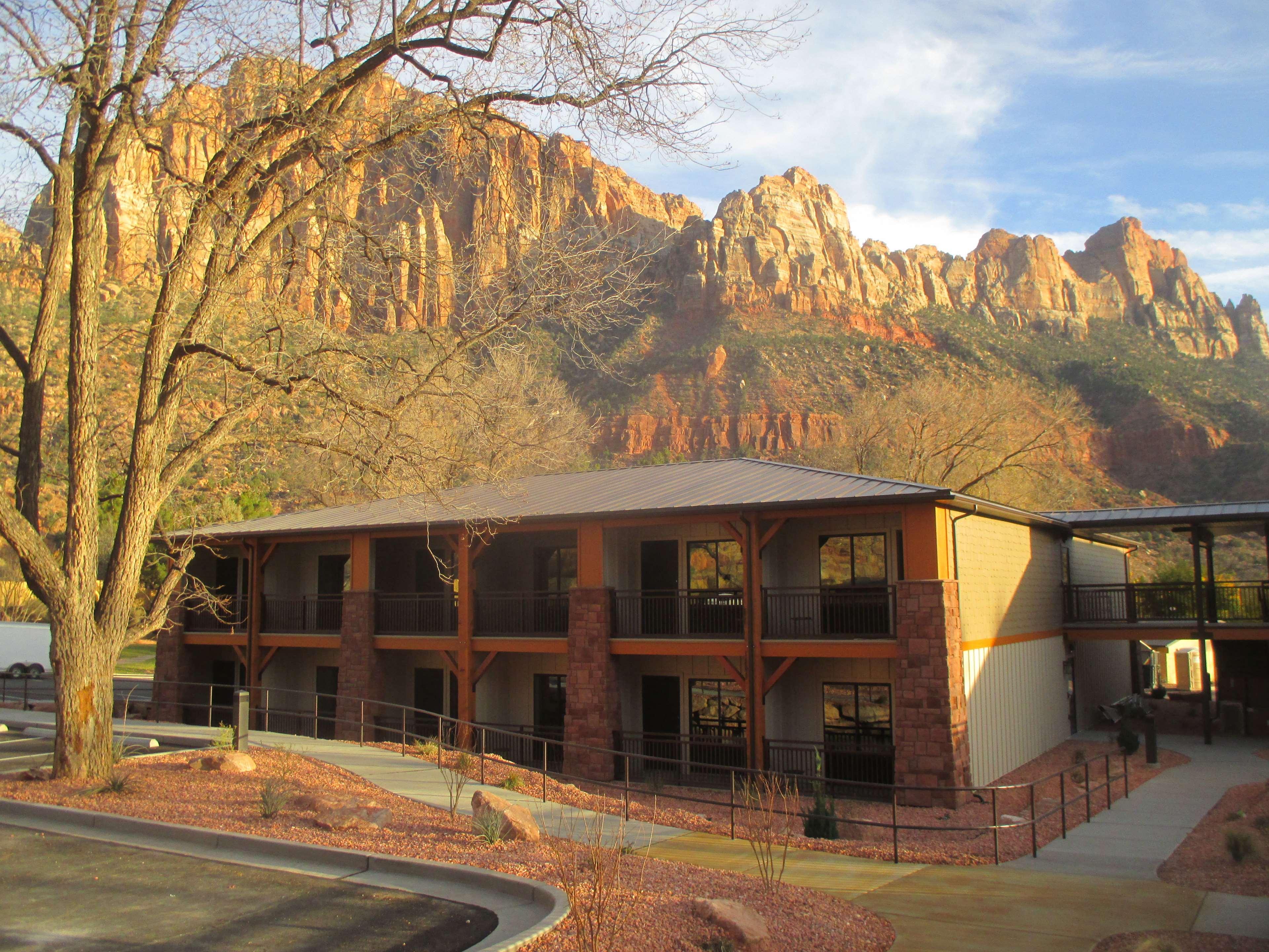 Best Western Plus Zion Canyon Inn & Suites Springdale Exterior photo