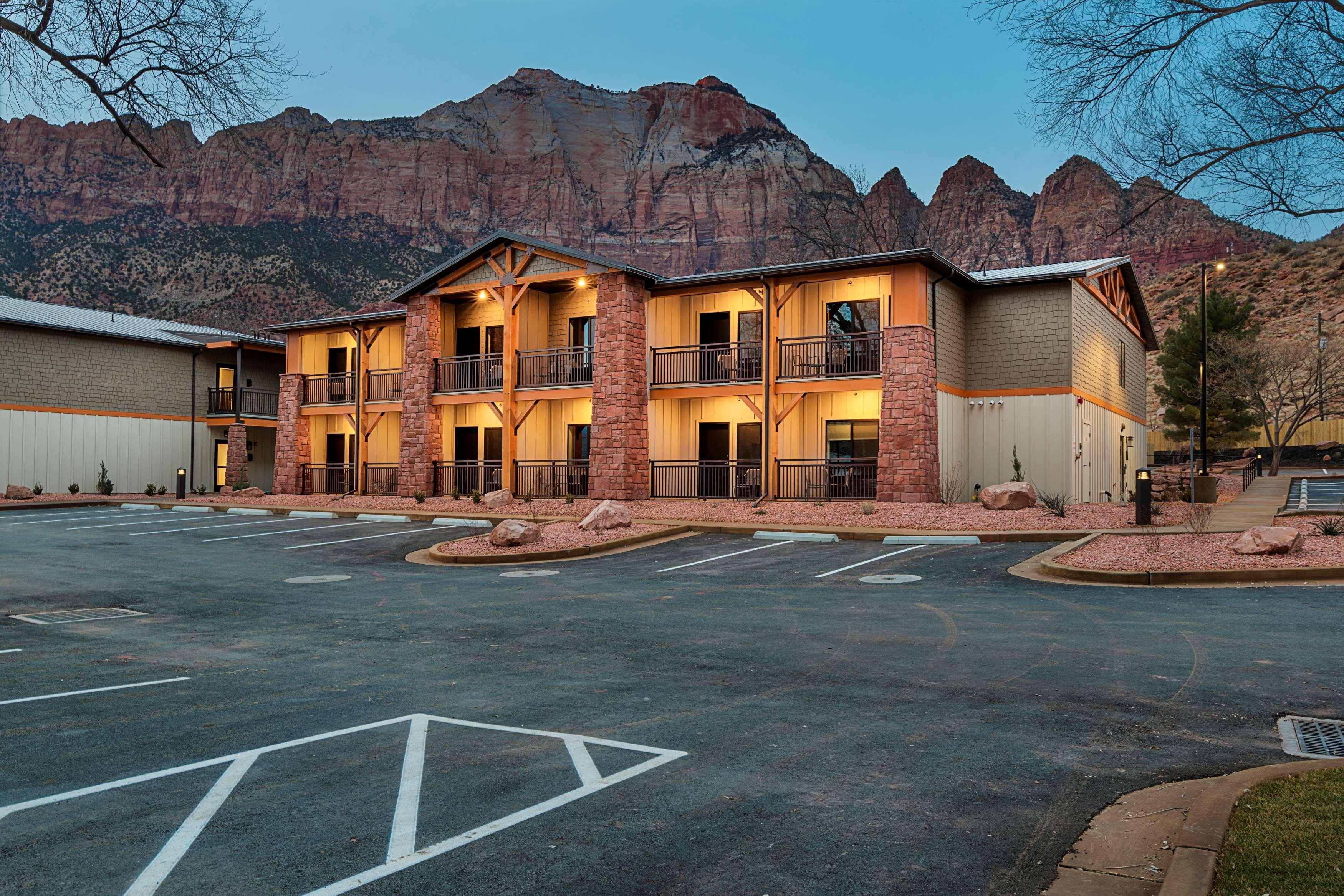 Best Western Plus Zion Canyon Inn & Suites Springdale Exterior photo